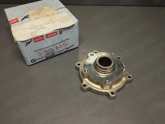 Piaggio genuine new Vespa GTS 125 - 300 rear wheel hub pn 598715