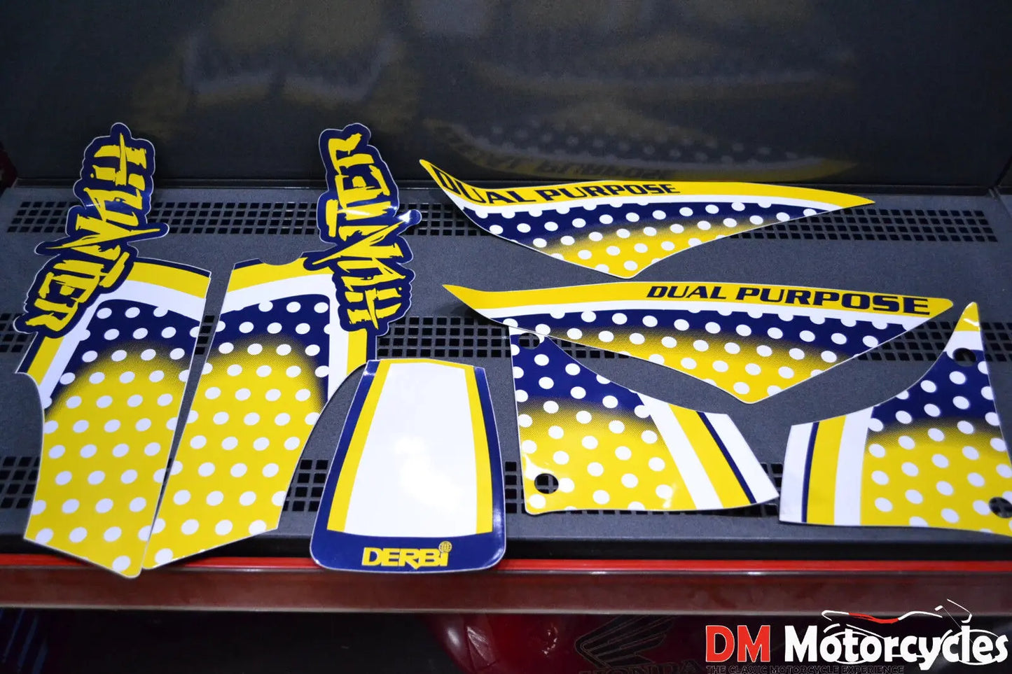 Derbi genuine new hunter 1997 decal kit set pn 00g05119651