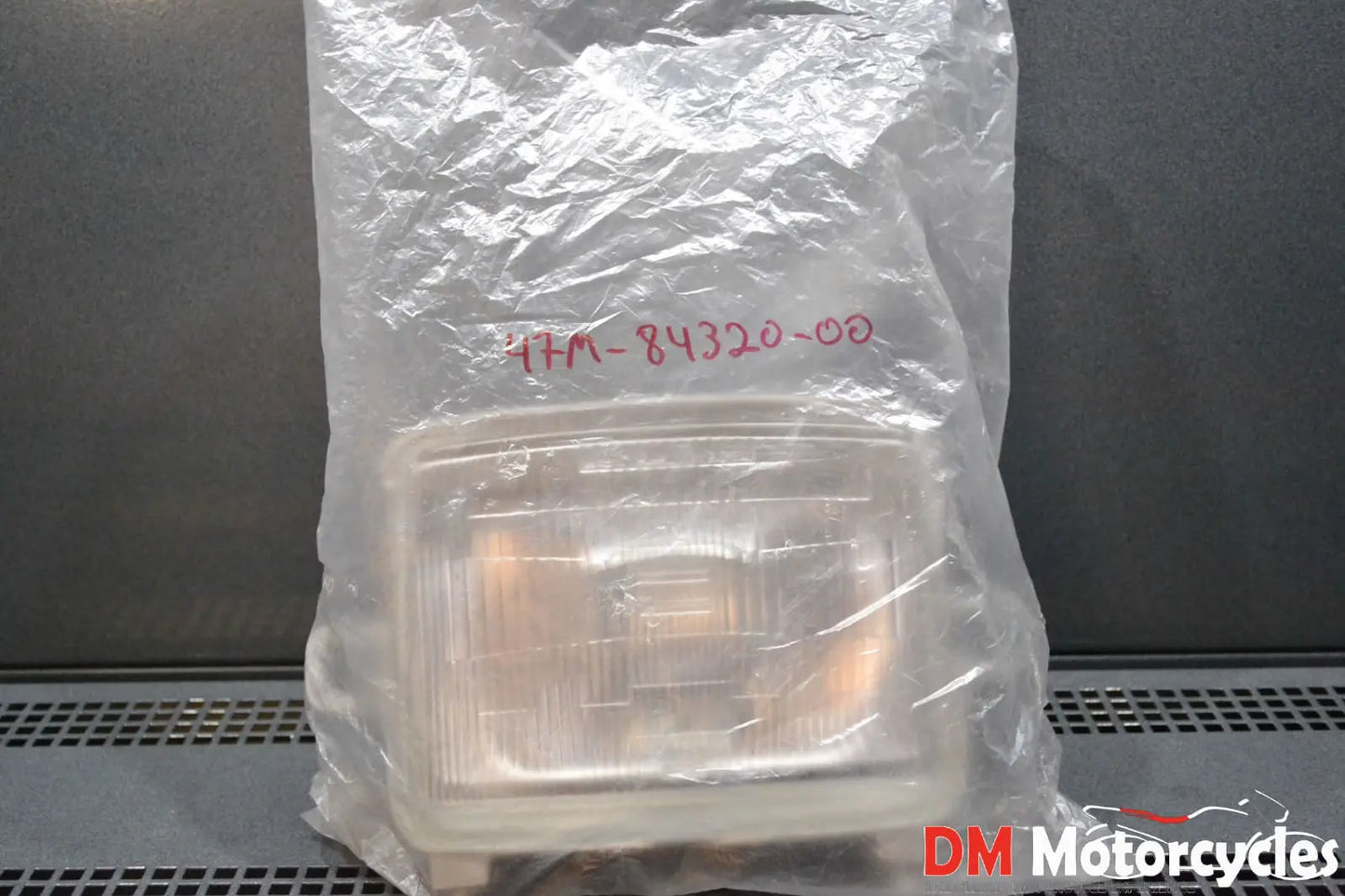 Yamaha genuine new fj1100 fj 1100 1985 headlight assy pn 47m-84320-00