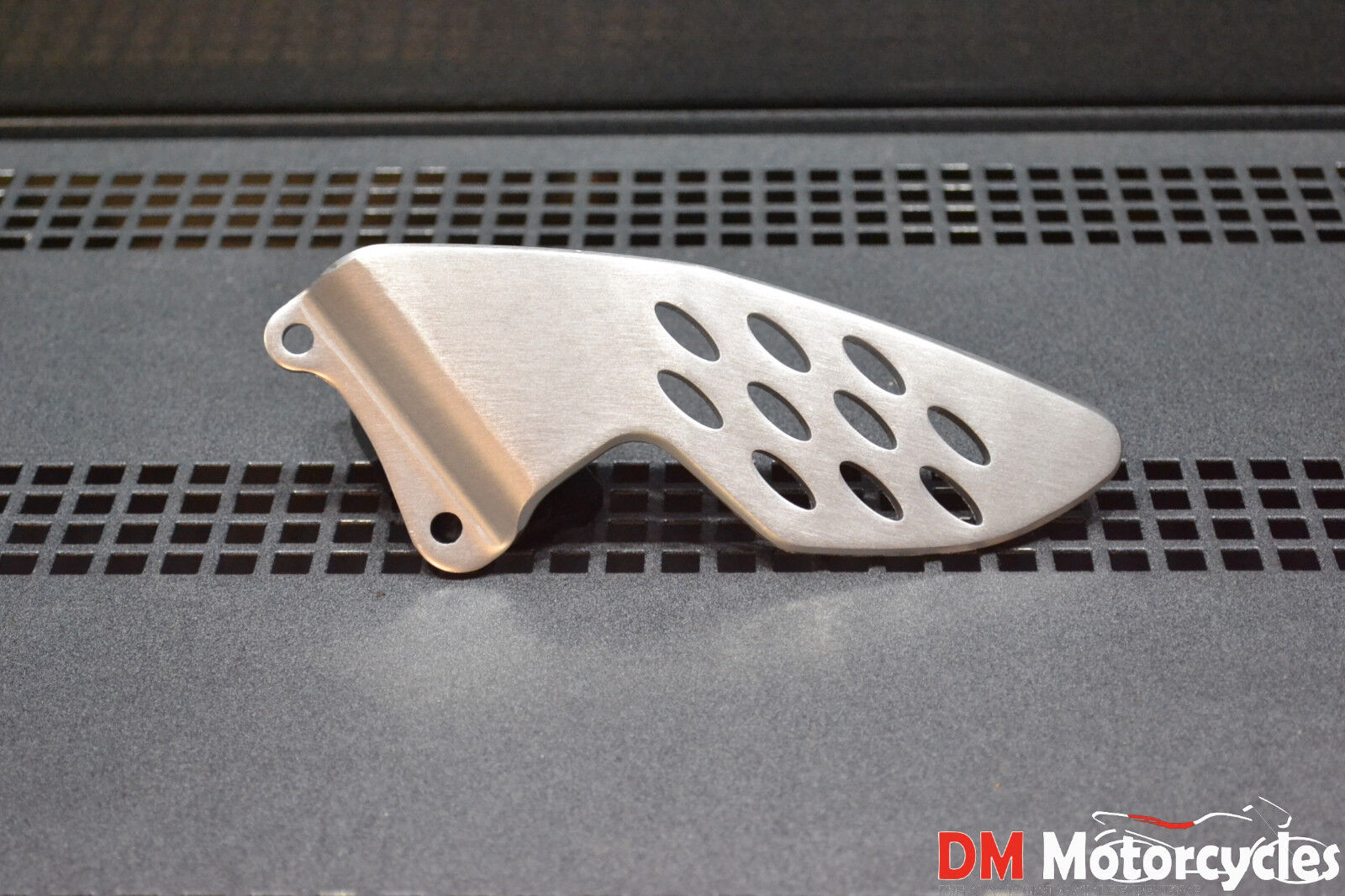 Yamaha genuine new yzf r1 04 - 06 lh foot peg plate pn 5vy-27445-00