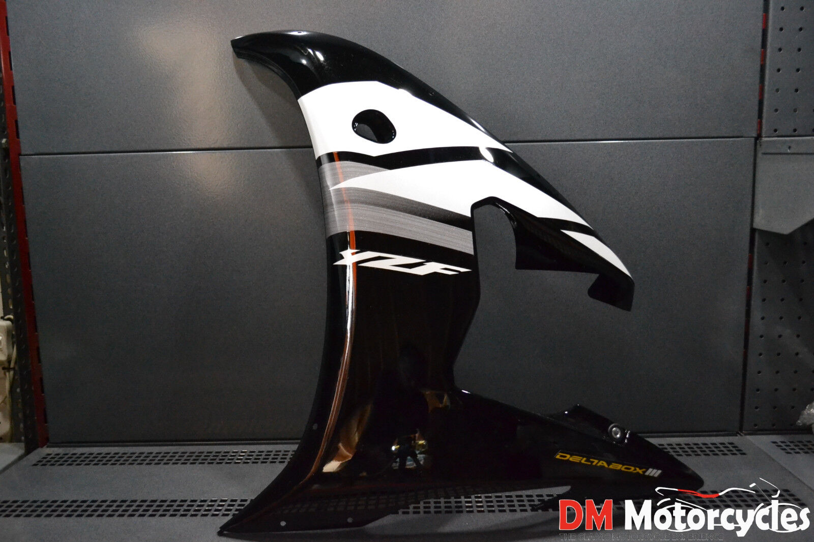 Yamaha genuine new yzf r6 2003 left side panel 2 pn 5sl-y283u-30-4b