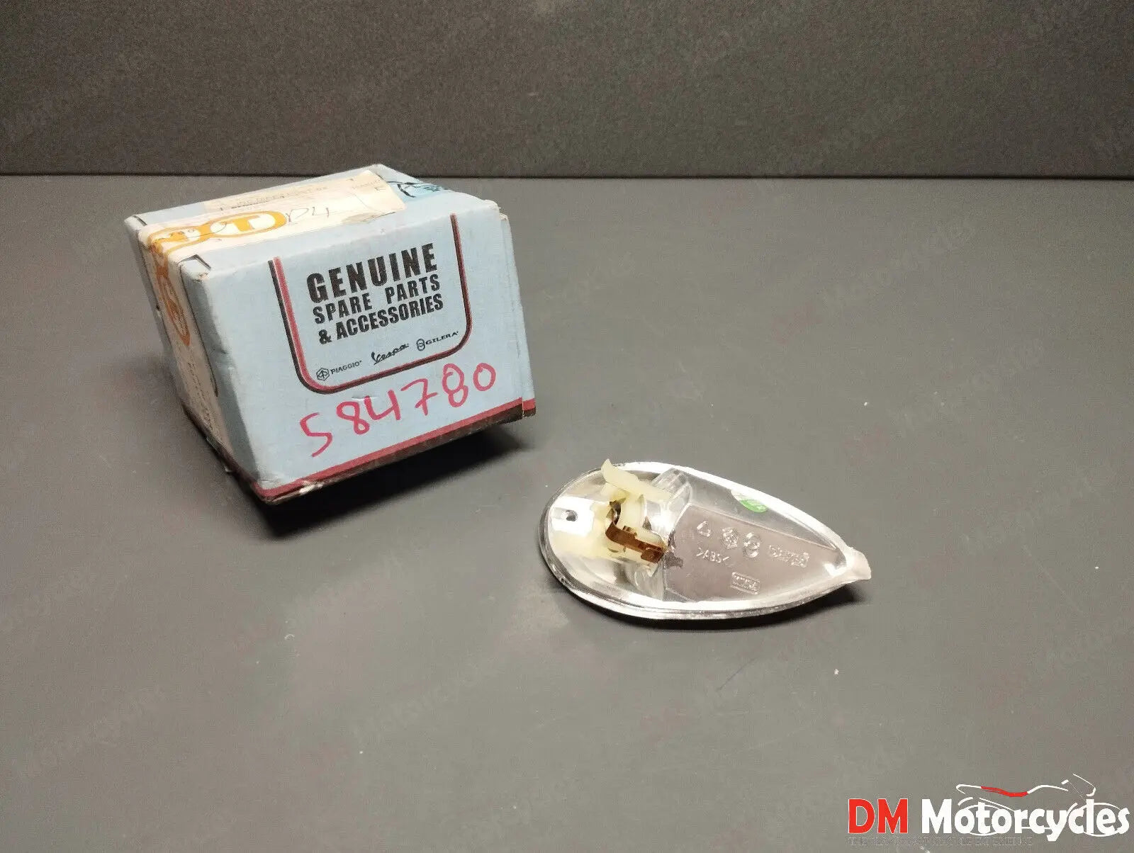 Piaggio genuine new liberty 50 4t 04 rear left turn signal pn 584780