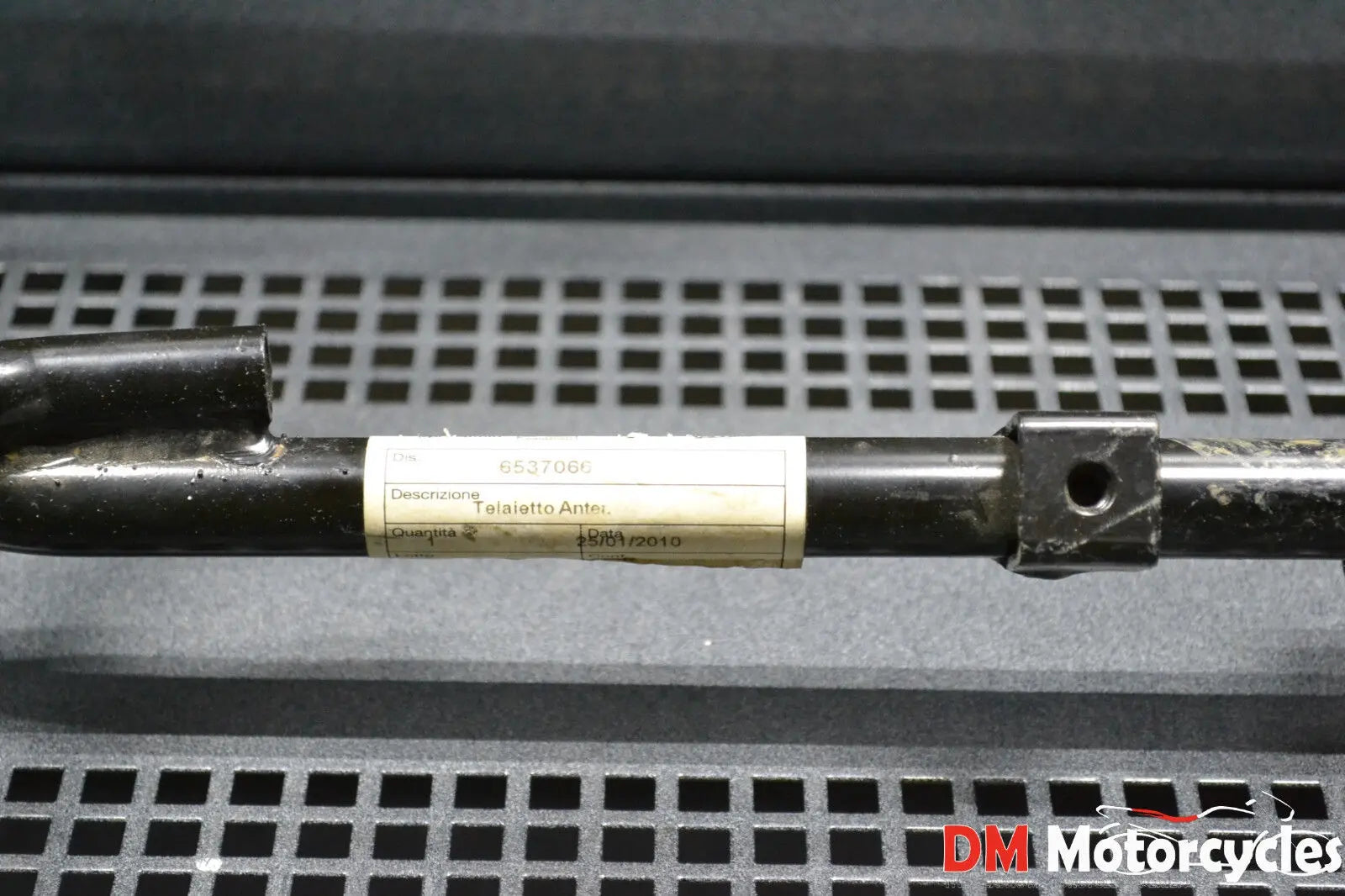 Piaggio genuine new MP3 125 250 400 front frame mounting assy pn 6537066