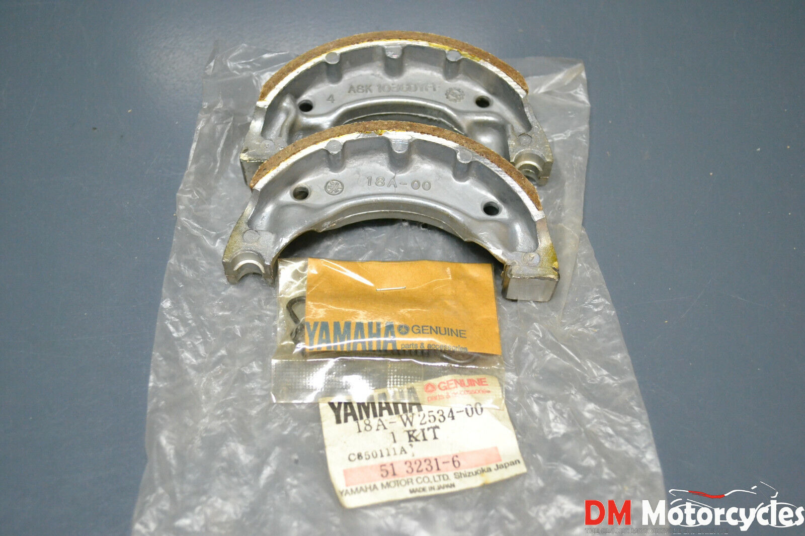 Yamaha genuine nos dt50 enduro pw80 93 - 91 rear brake shoes kit pn 18a-w2534-00