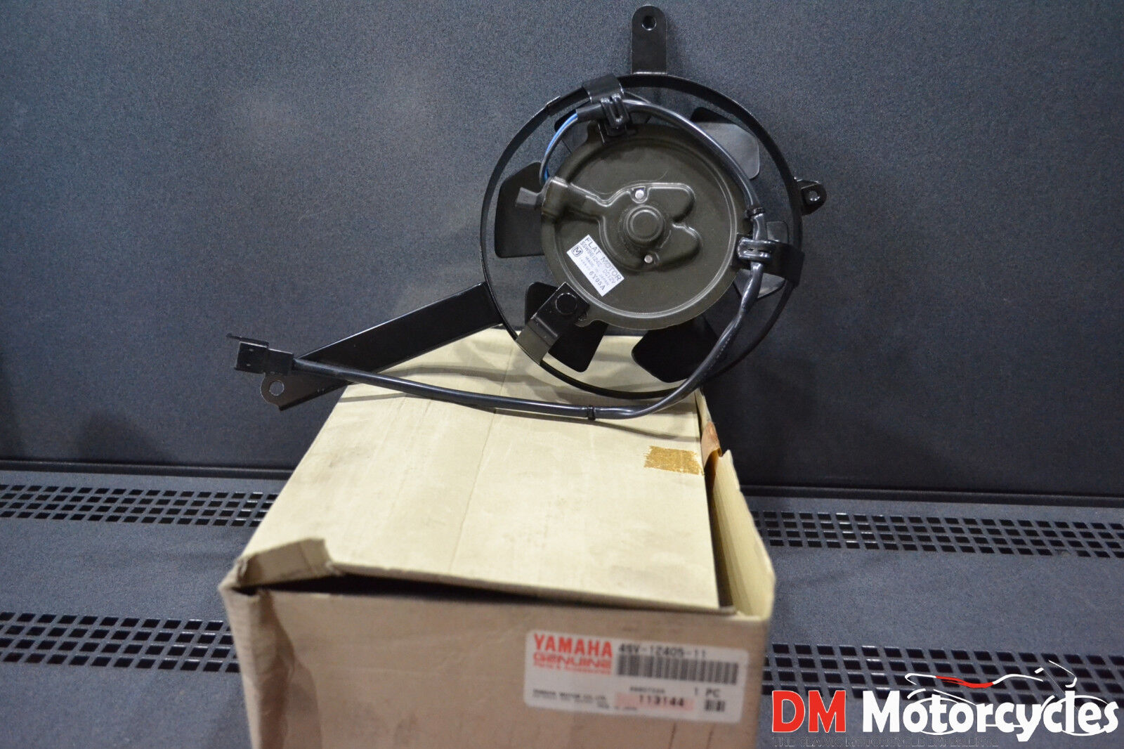 Yamaha genuine new yzf1000r 1997 radiator fan blower assy pn 4sv-12405-11