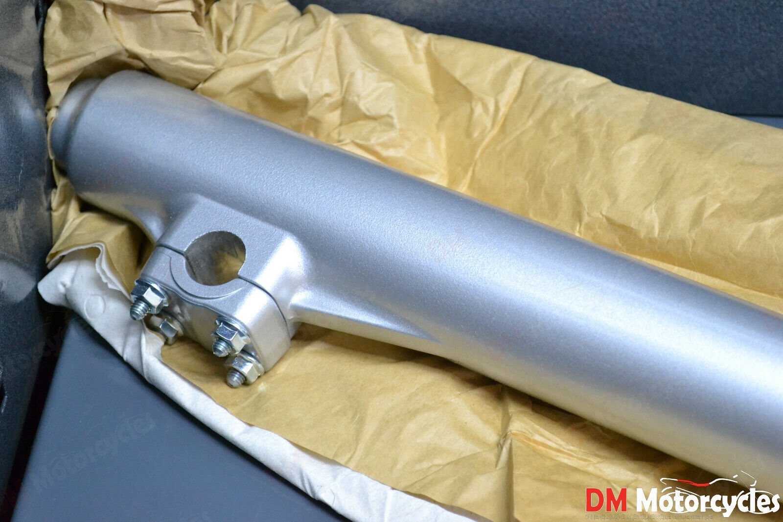 Yamaha genuine new XT600 XT 600 1997 right fork assy pn 4pt-23103-00