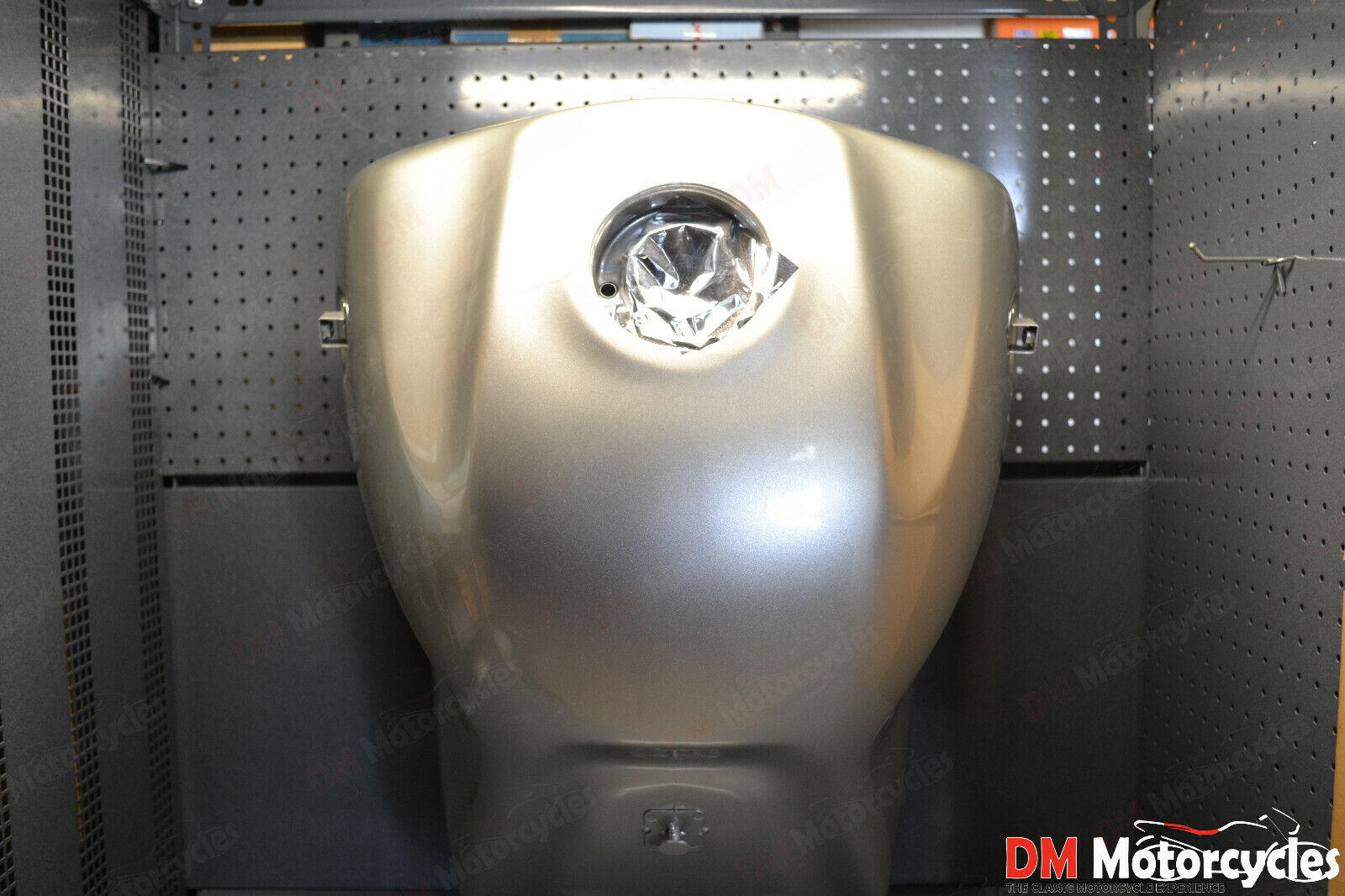 Honda genuine new Varadero XL1000 2011 fuel petrol tank pn 17520-mbt-s60za