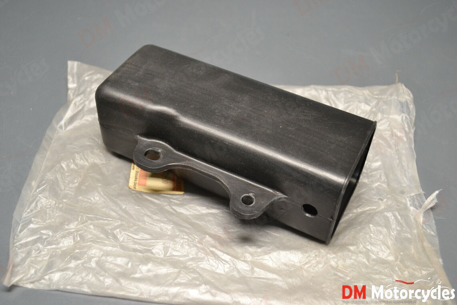  Yamaha genuine nos xt225 serow 1992 - 1995 tool box pn 55v-28173-00 