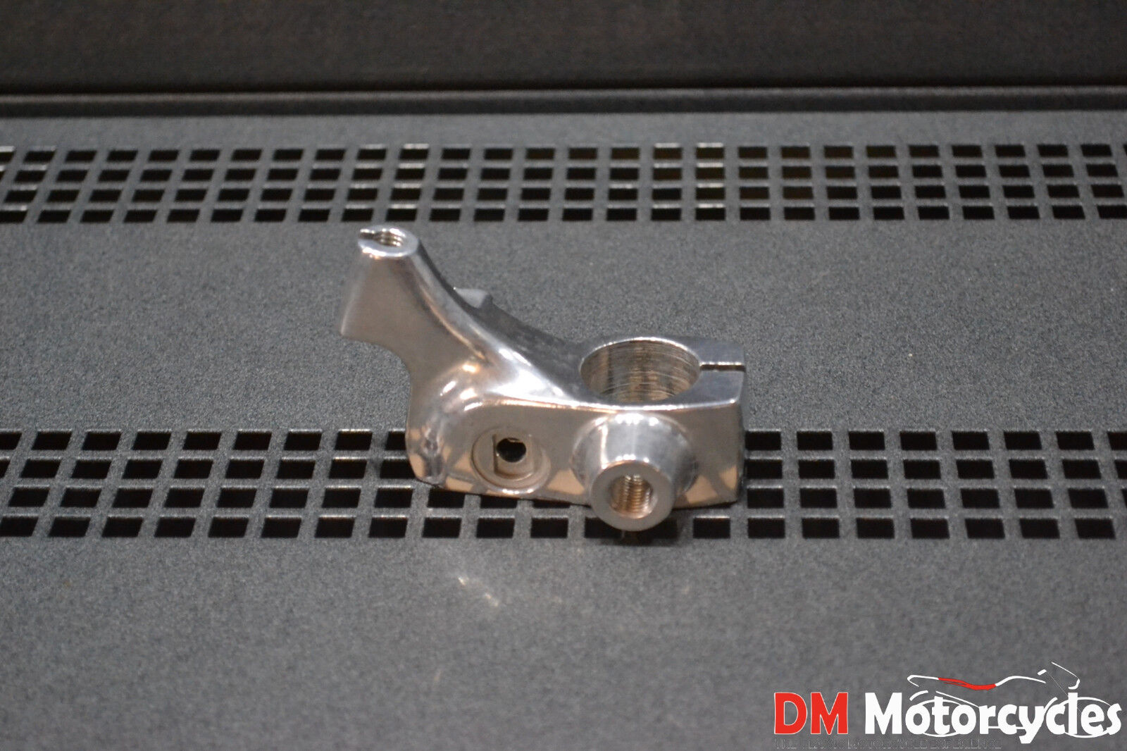 Yamaha genuine new vstar v-star 1100 650 98 - 14 lever holder 1 pn 4tr-82911-00