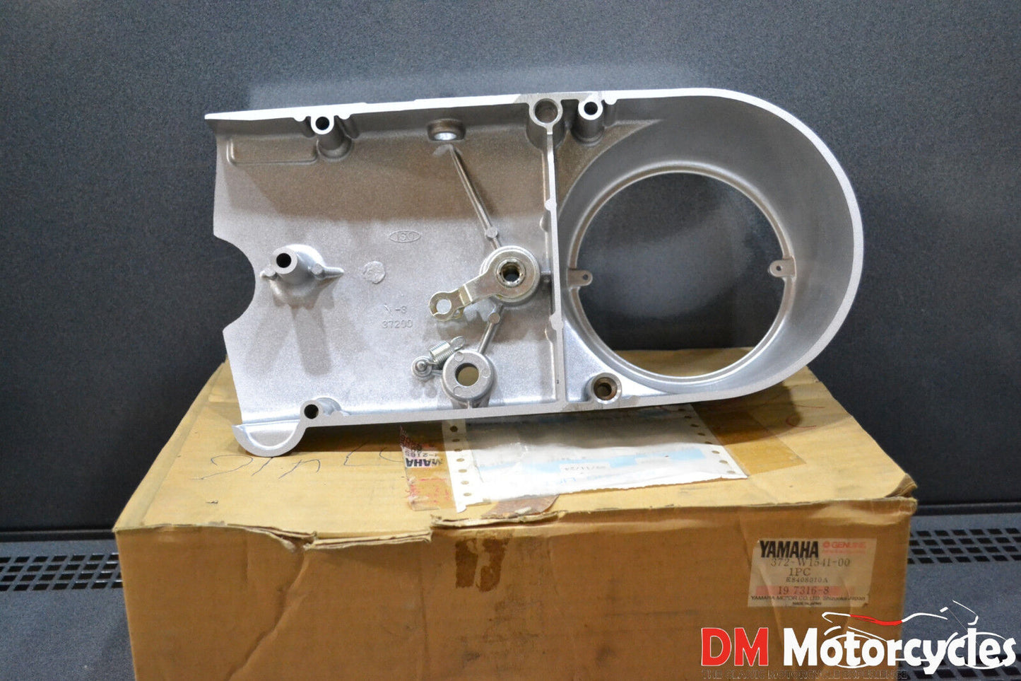 Yamaha genuine nos ya6 ya 6 1966 crankcase cover assy pn 372-w1541-00