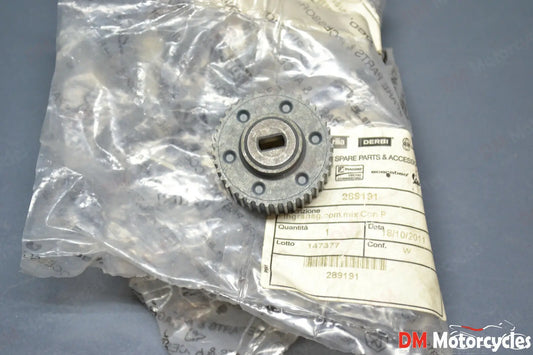 Piaggio genuine new Vespa ET2 LXV S typhoon 50 oil pump sprocket pn 289191