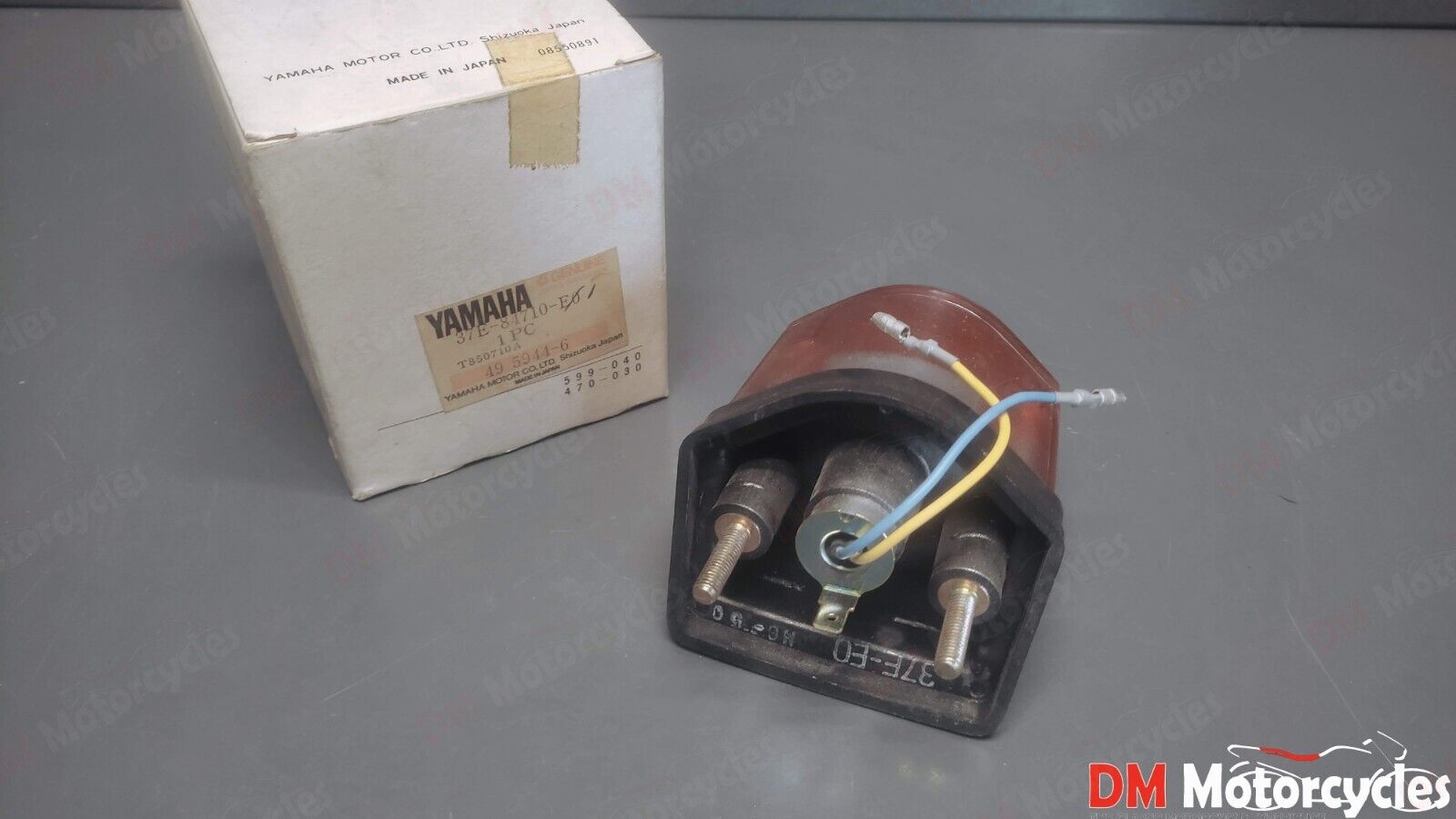 Yamaha genuine nos xt350 xt 350 1986 - 1992 taillights assy pn 37e-84710-e1