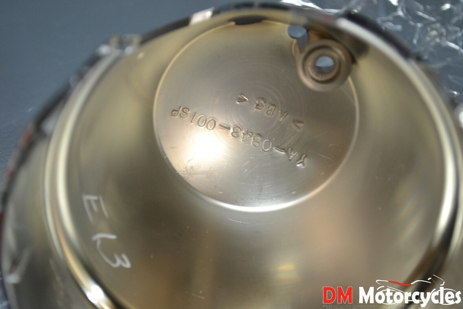 Yamaha genuine new xjr1300 xjr 1300 under speedometer case pn 5ea-83507-00