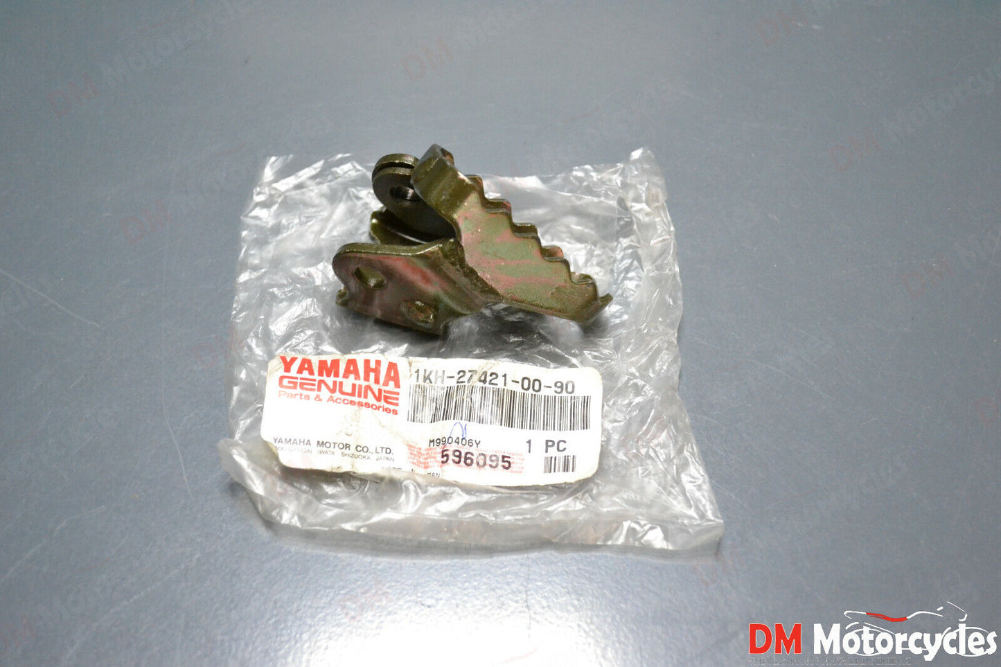 Yamaha genuine new xt225 92 - 97 right foot peg pn 1kh-27421-00-90