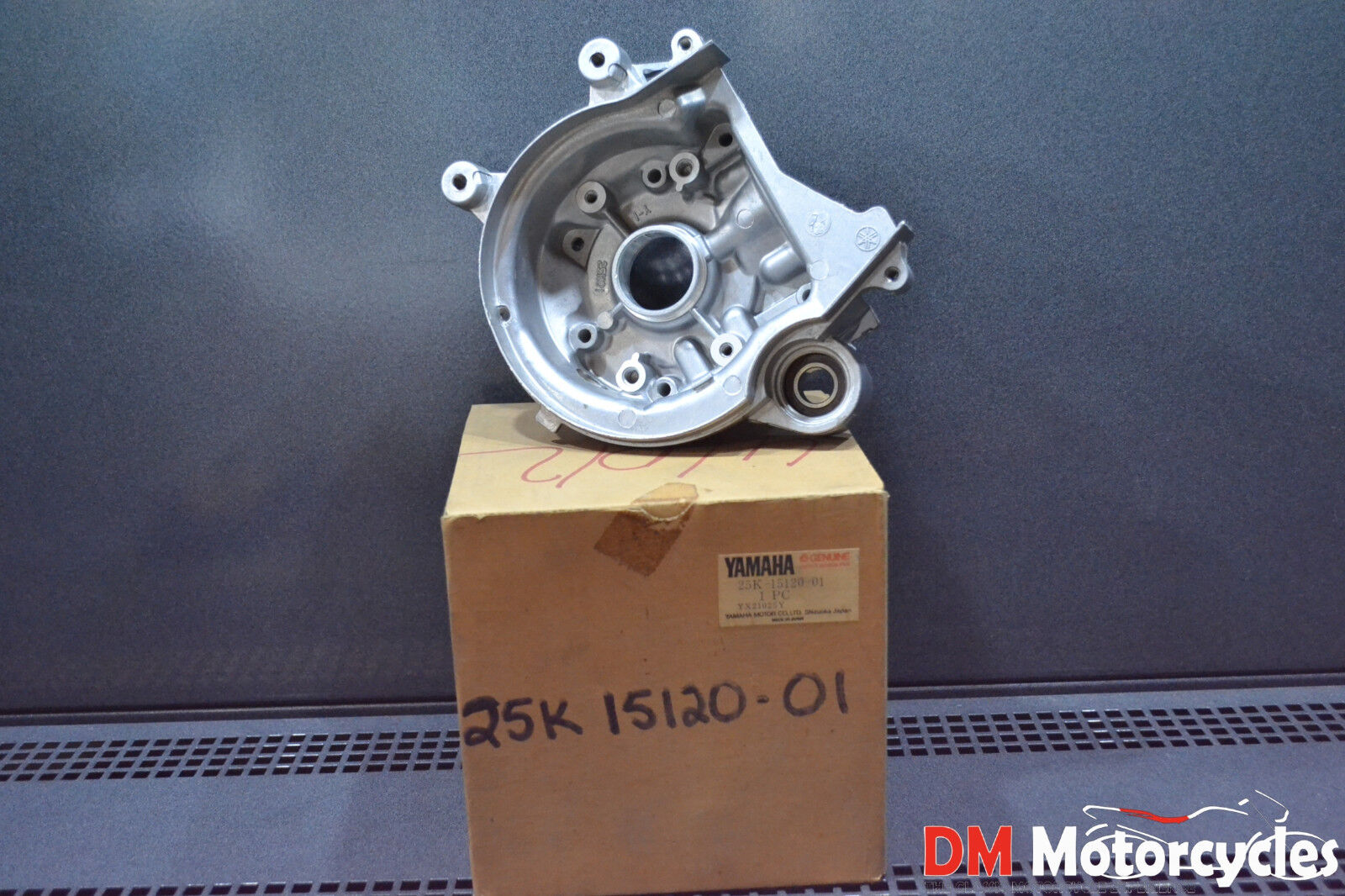 Yamaha genuine nos passol 2 transmission case pn 25k-15120-01
