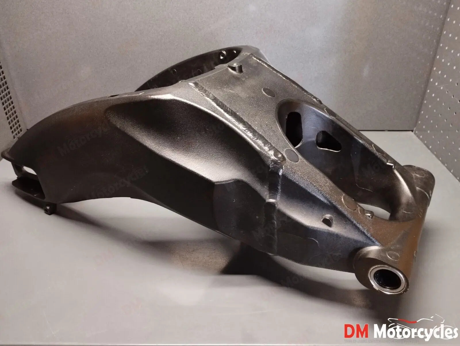 Suzuki genuine used GSX-S1000 swingarm swing arm with bearings