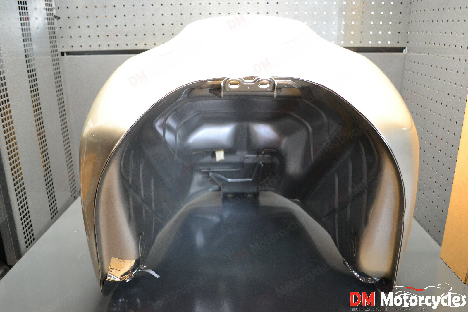 Honda genuine new Varadero XL1000 2011 fuel petrol tank pn 17520-mbt-s60za