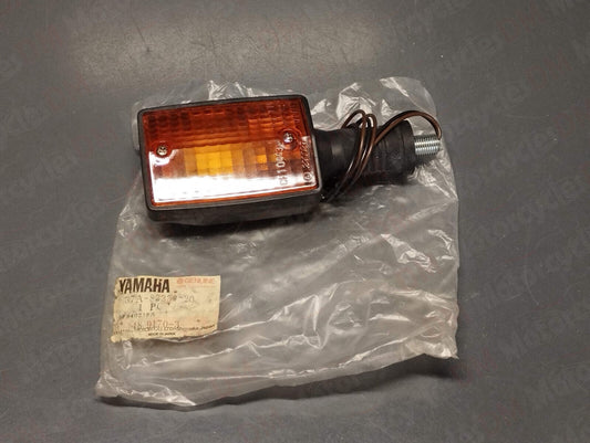 Yamaha oem fz 750 xt 350 rd 350 500 dt 80 125 left rear turn signal 37a-83330-20