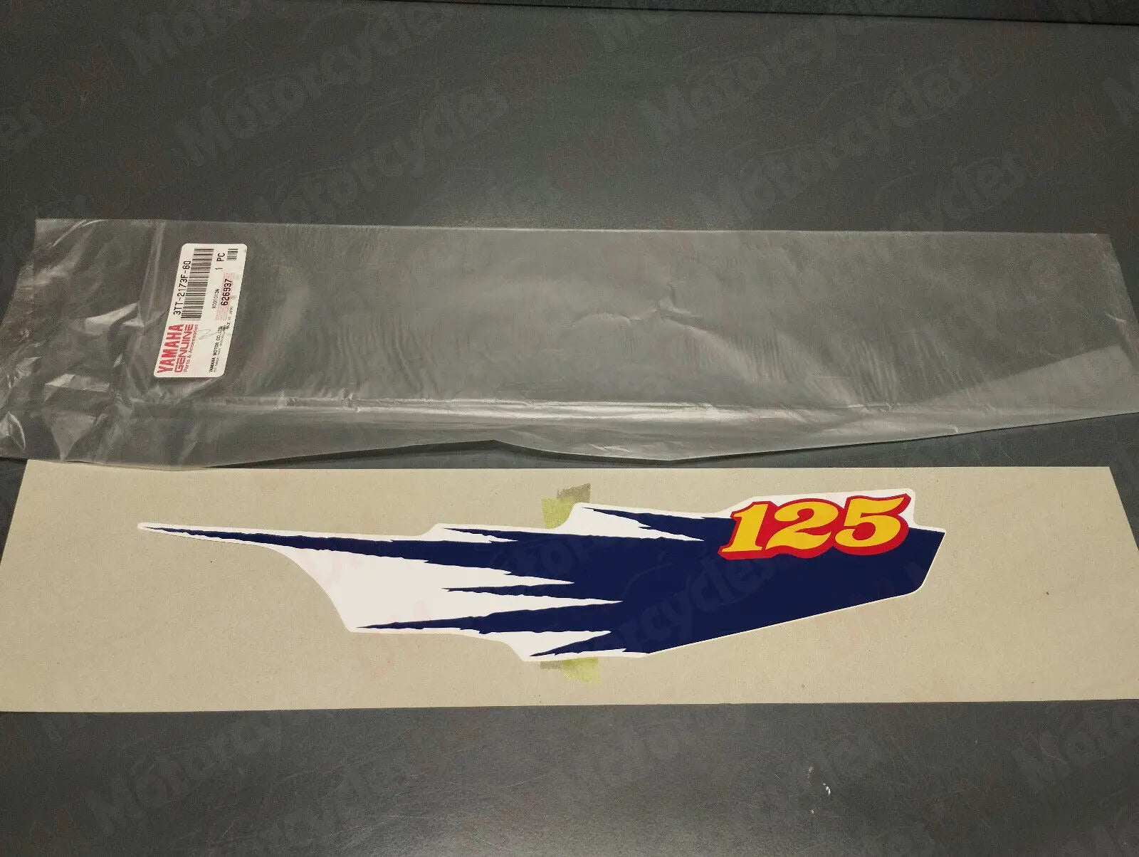 Yamaha genuine new dt125 graphic 2 sticker decal pn 3tt-2173f-60
