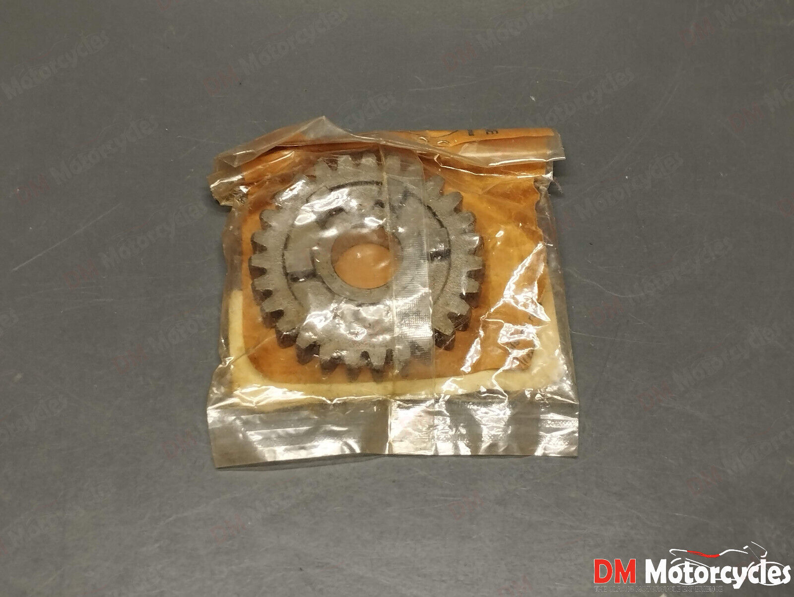 Yamaha genuine new ttr 250 xt 350 transmission 5th pinion gear pn 55V-17151-01