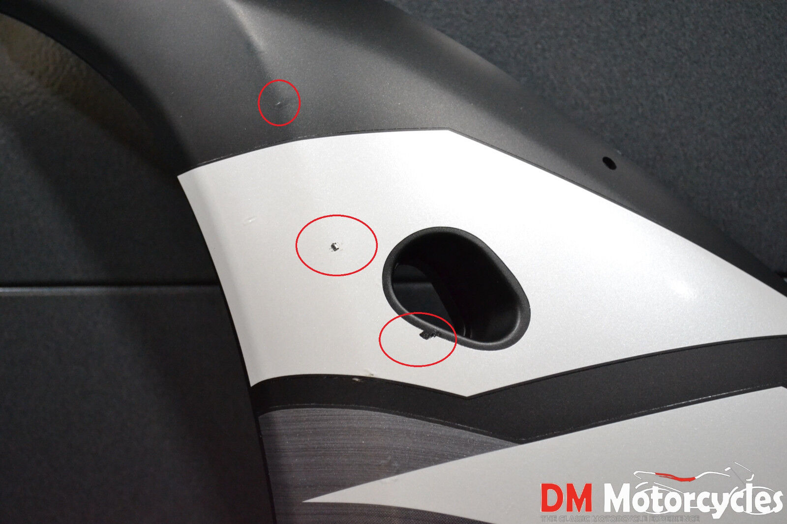 Yamaha genuine new yzf r6 2003 lh side panel 2 pn 5sl-y283u-90-p0