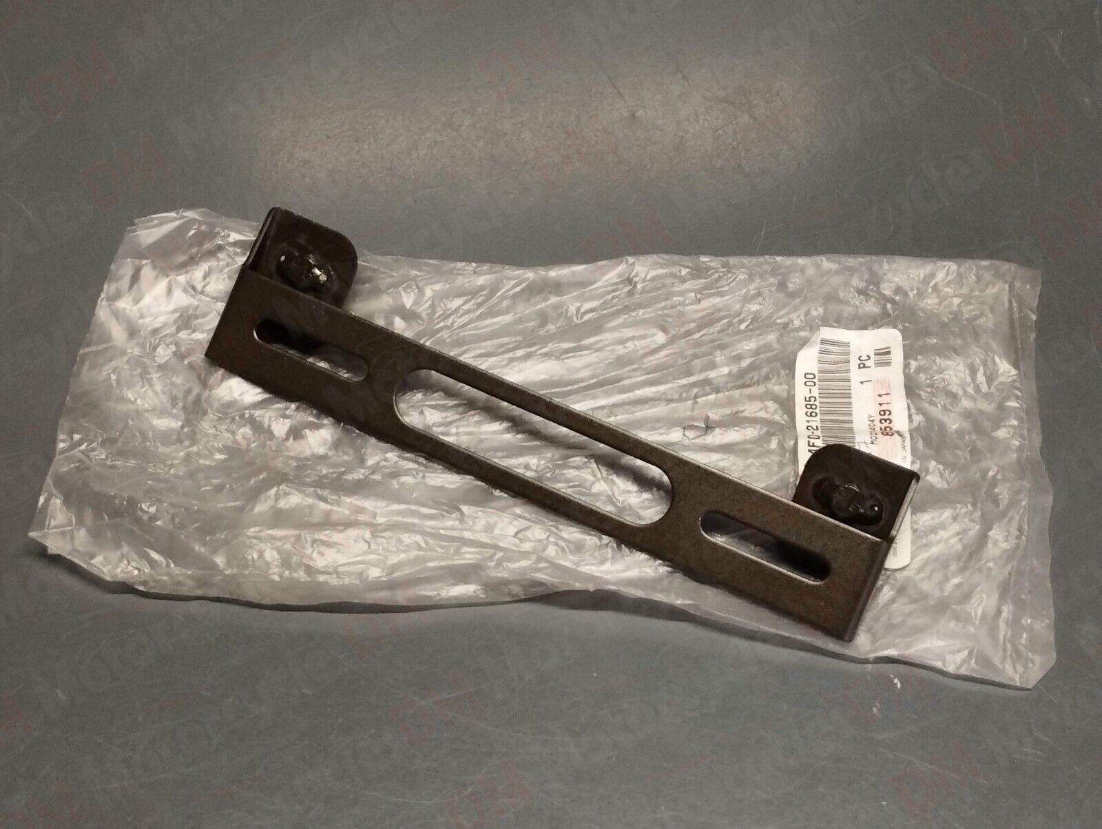 Yamaha genuine new XT 225 serrow license plate bracket mount pn 4fd-21685-00