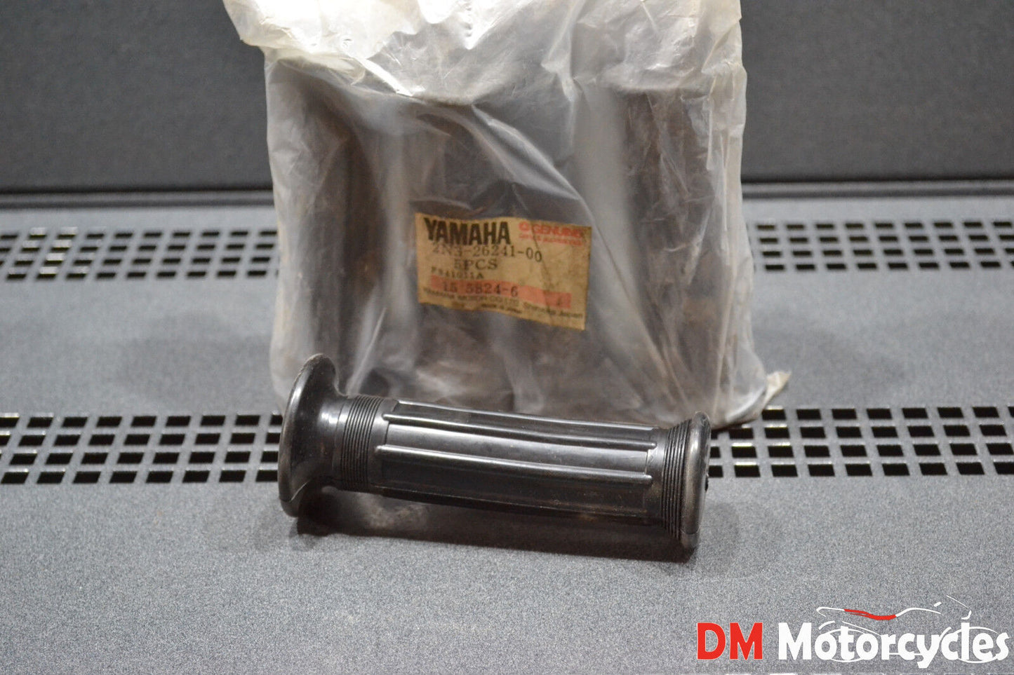 Yamaha genuine nos bw80 mx100 yz50 xc180 riva 200 180 lh grip pn 2n3-26241-00
