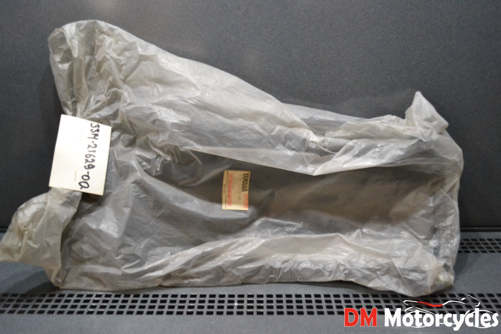 Yamaha genuine nos fj600 fj 600 1984 mudguard pn 33m-21629-00