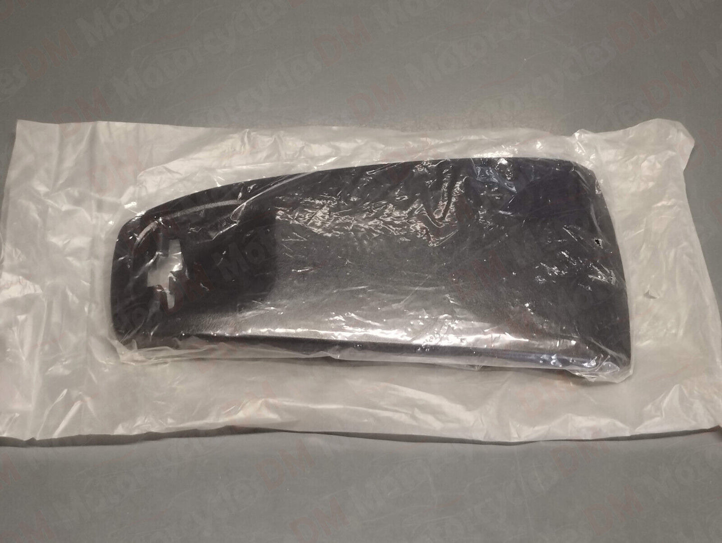 Yamaha genuine new xp 500 t max 2001-07 cover lid pn 5gj-2473t-00