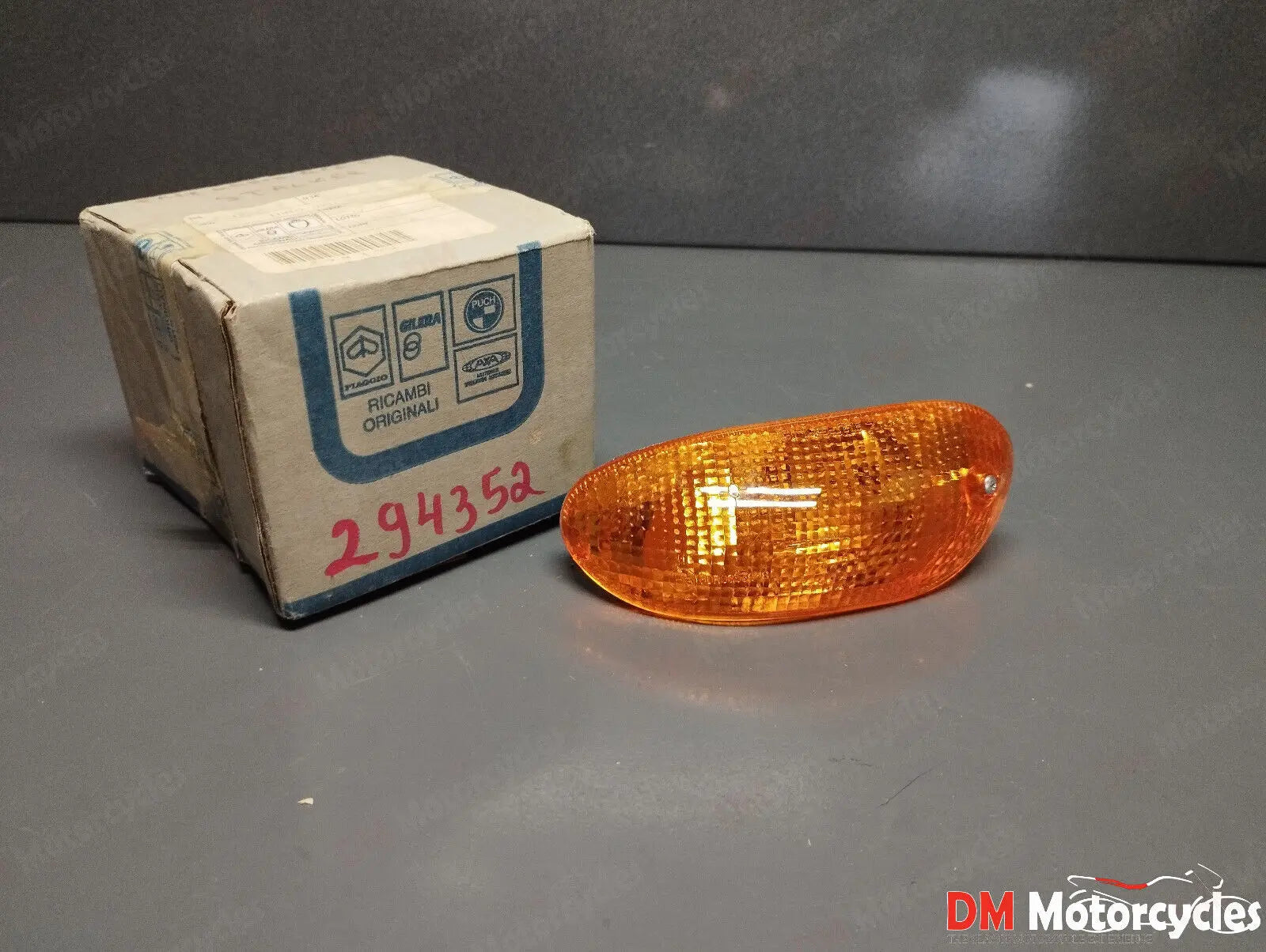 Piaggio genuine new gilera stalker 50 front right turn signal pn 294352