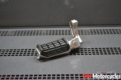 Yamaha genuine new fz750p fz 750 police foot peg pn 2kw-27420-10