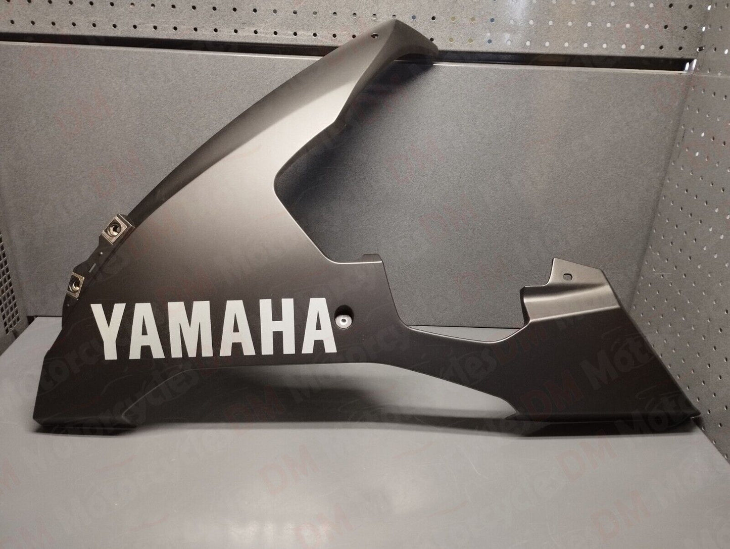 Yamaha genuine new yzf r1 2002 2003 left belly fairing pn 5pw-y2808-00-p0