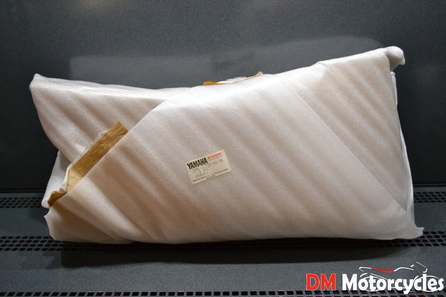 Yamaha genuine nos passol 2 tail cover pn 25k-21721-00-36