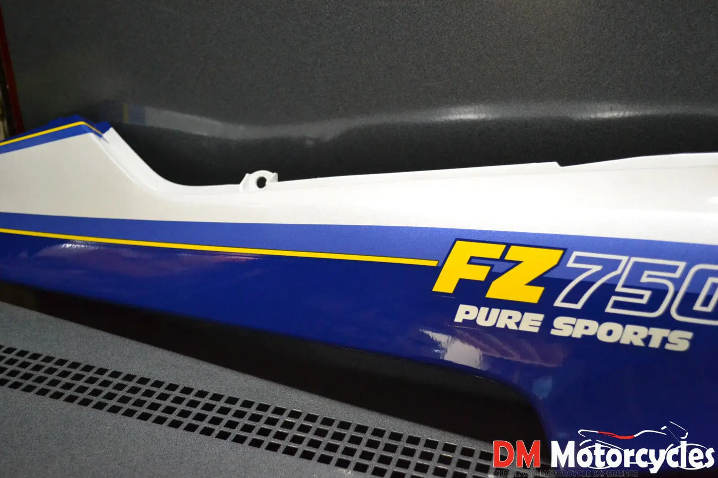 Yamaha genuine new fz750 fz 750 1986 side cover 2 pn 1tv-y2172-00-2x