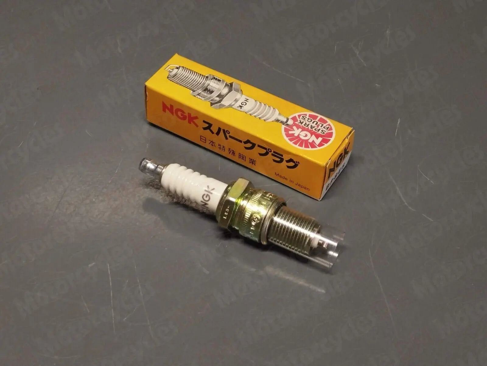 New NGK BP8ES Spark Plug x1