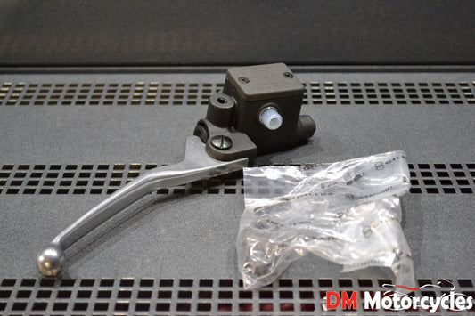 Piaggio genuine new fly gilera runner fxr rh brake master cylinder pn cm063601