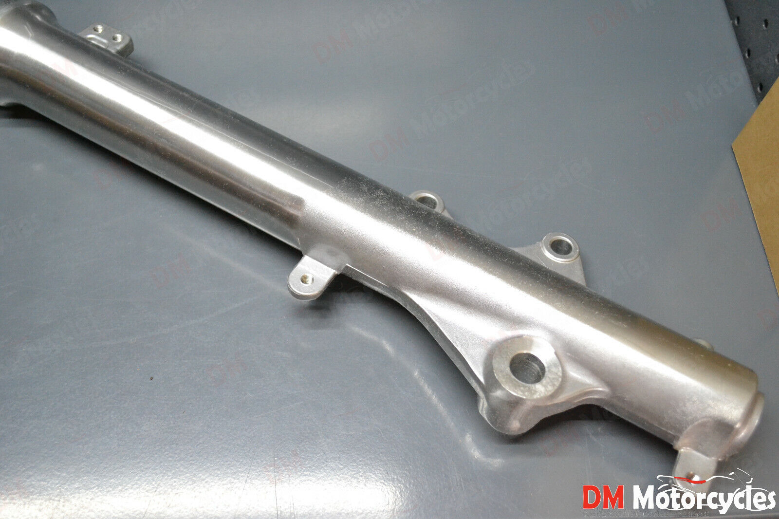 Yamaha genuine nos XT350 XT 350 1997 2000 left fork assy pn 55v-23102-00