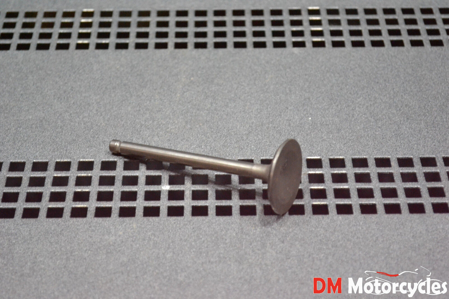 Yamaha genuine nos xt550 xt 550 intake valve pn 5y1-e2111-00