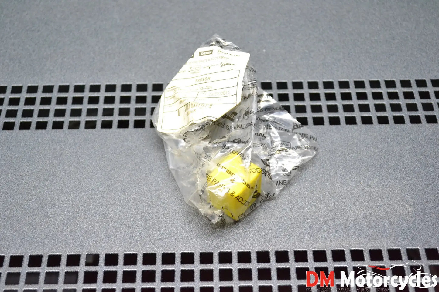 Piaggio genuine new MP3 125 250 500 Vespa GTS 300 IE Super relay pn 58099R