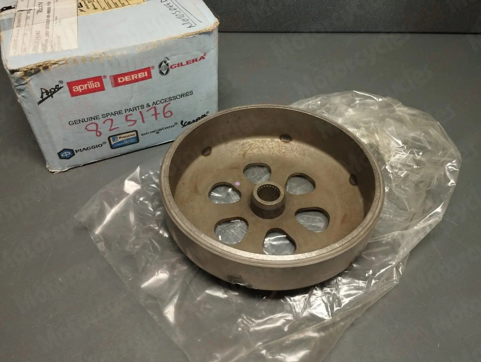 Piaggio genuine new beverly Cruiser 400 500 clutch drum pn 825176