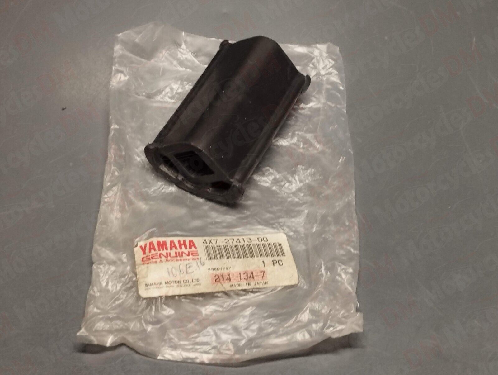 Yamaha genuine new Xj1100 virago xv250 500 535 footrest rubber pn 4X7-27413-00