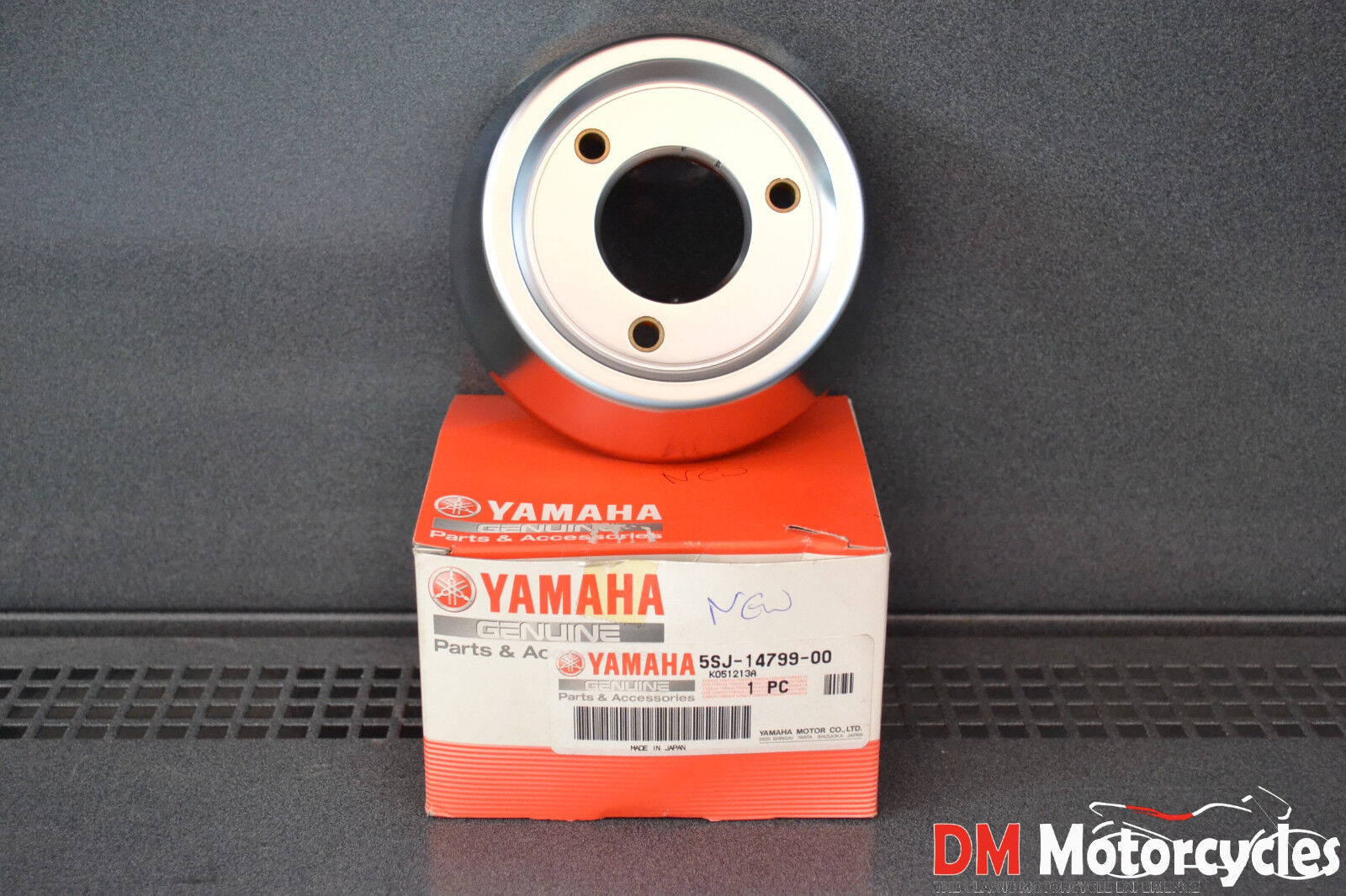 Yamaha genuine vp300 vp 300 versity 2002 muffler exhaust cap pn 5sj-14799-00
