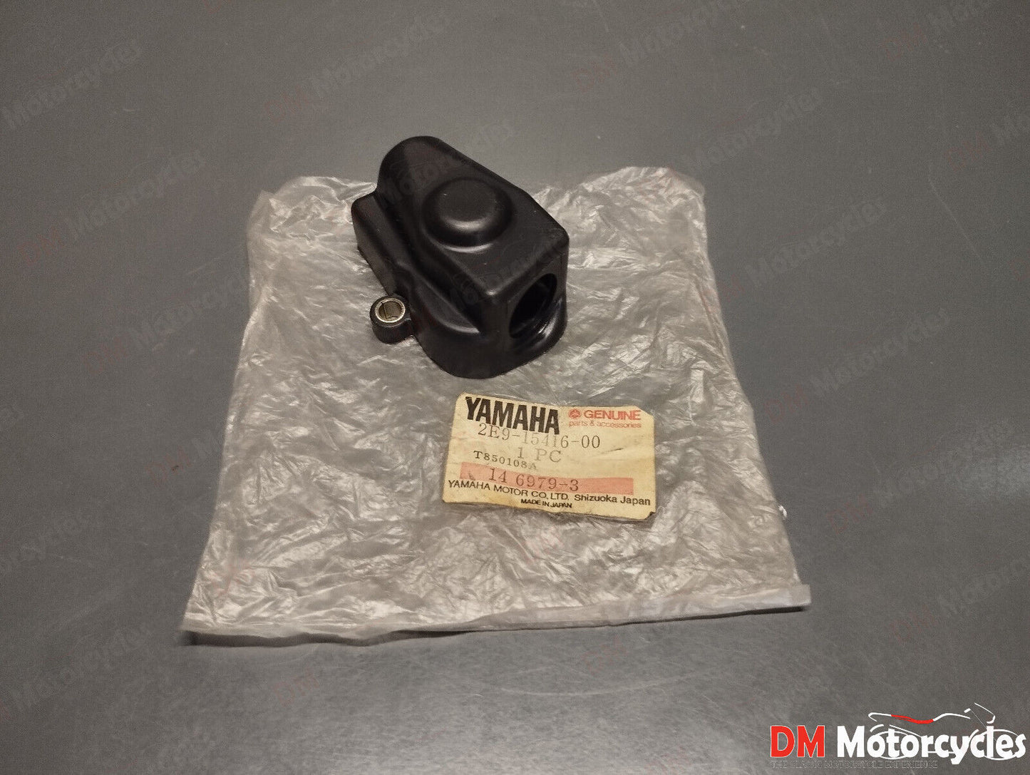 Yamaha genuine nos yr3 oil pump cover pn 2e9-15416-00