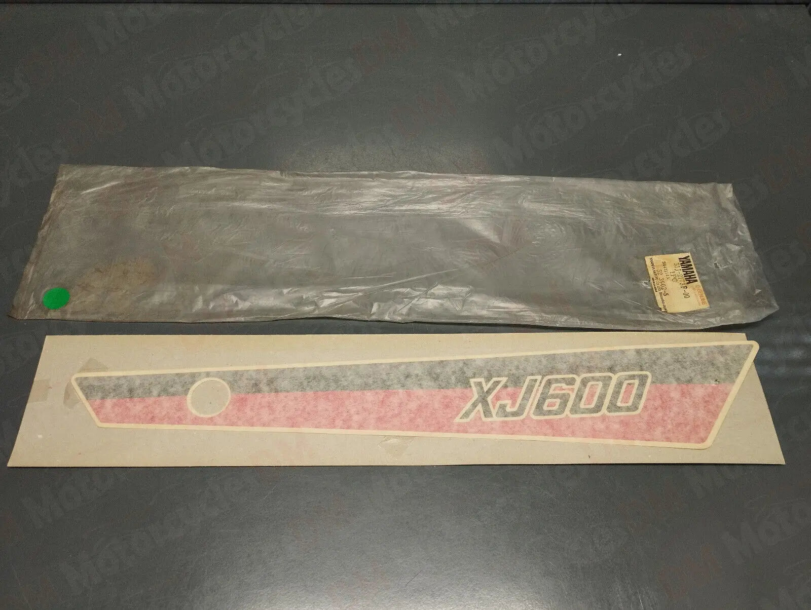 Yamaha genuine nos xj 600 1984 punctured graphic 2 sticker decal pn 51j-2173f-00