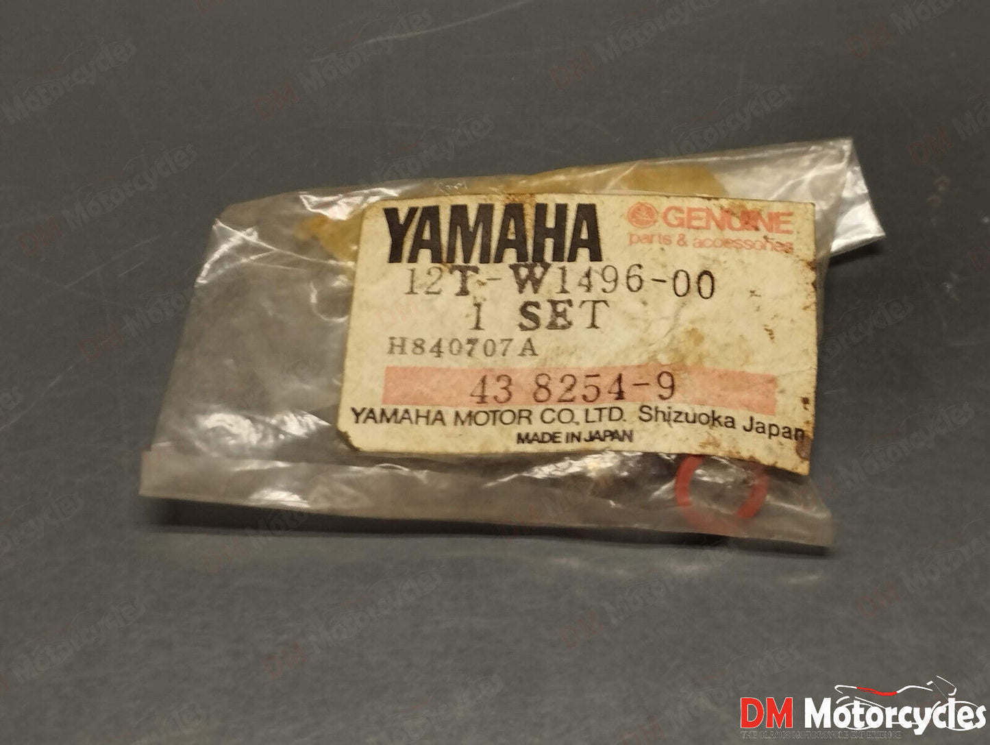 Yamaha genuine nos bw 200 xt 200 125 valve seat set pn 12t-w1496-00
