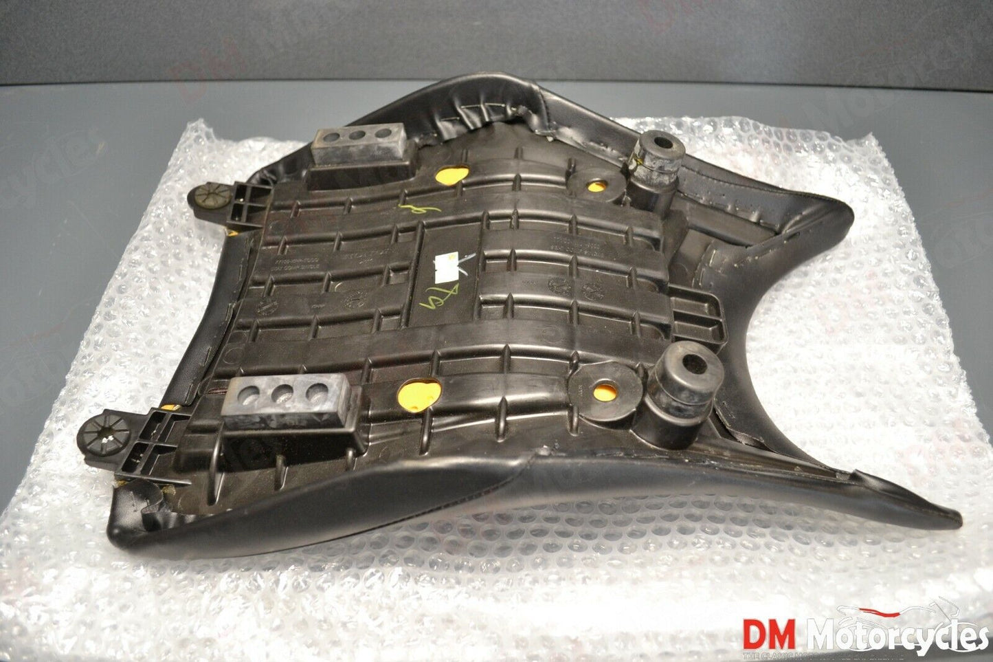 Honda genuine new cbr125 cbr250 seat pn 77100-kpp-t000