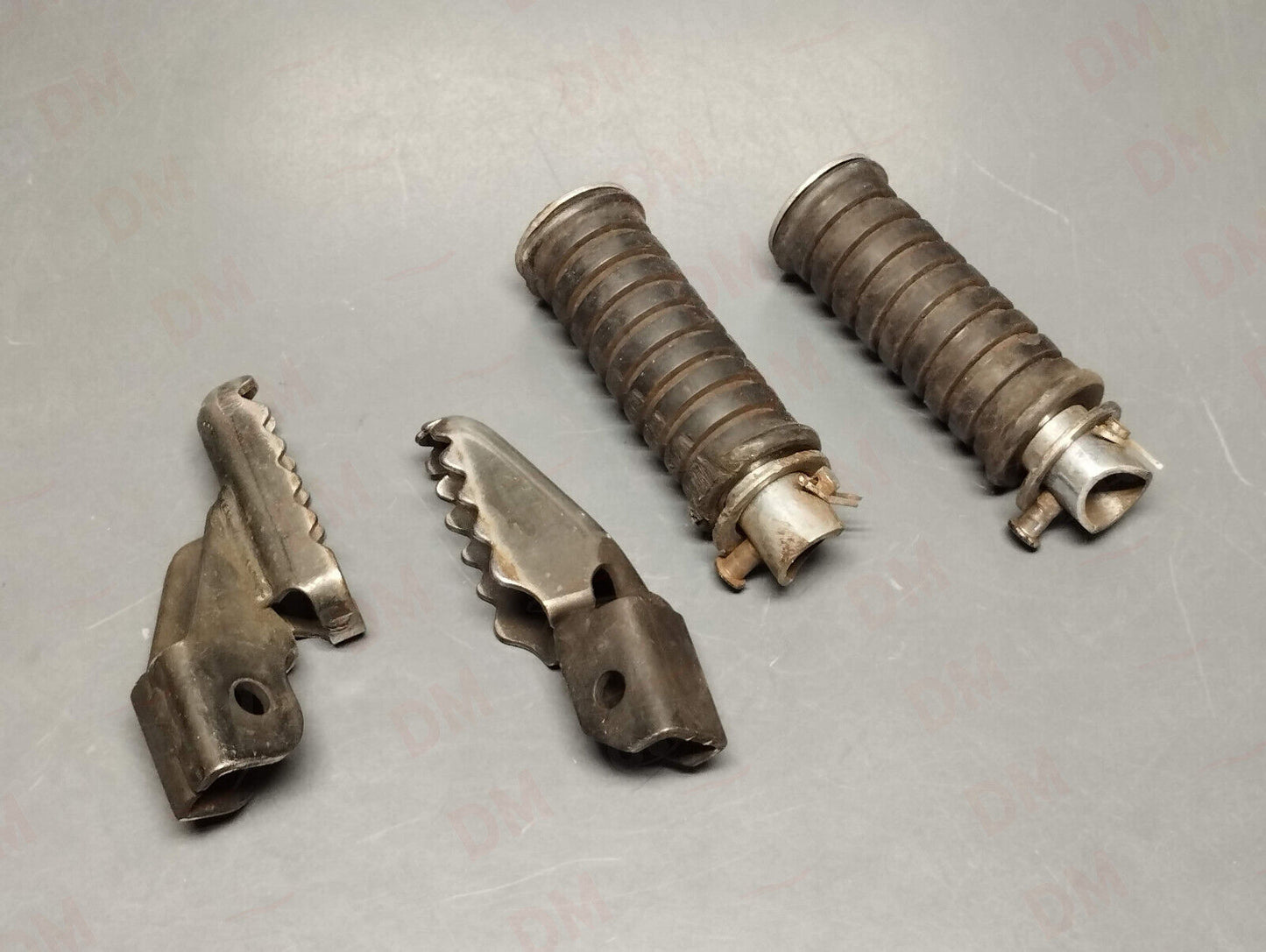 Yamaha genuine used tw 200 front and rear foot pegs