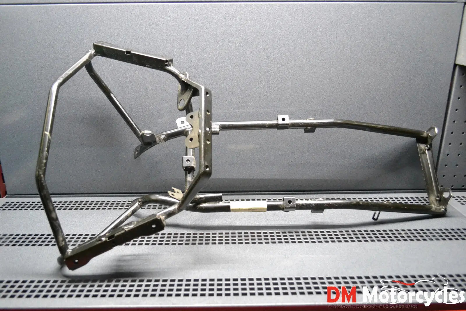 Piaggio genuine new MP3 125 250 400 front frame mounting assy pn 6537066