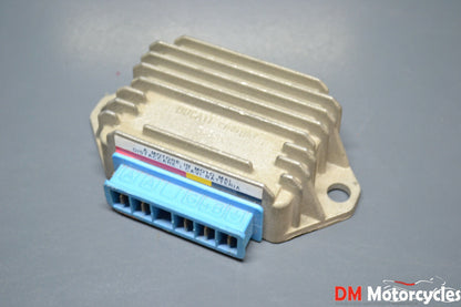 Piaggio genuine new vespa zip voltage regulator rectifier pn 294016