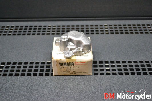 Yamaha genuine nos dt125 dt 125 86 water pump cover housing pn 10v-12422-00
